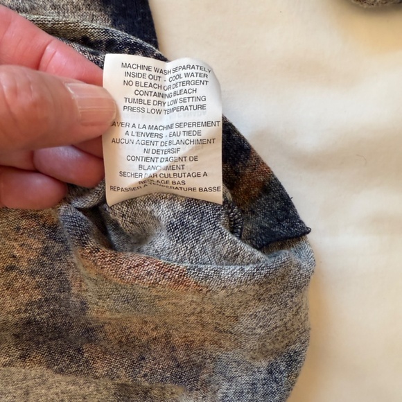 Royce Gray Navy Orange Abstract Print Sweater XL Asymmetrical Hem Made in Canada - Picture 8 of 8